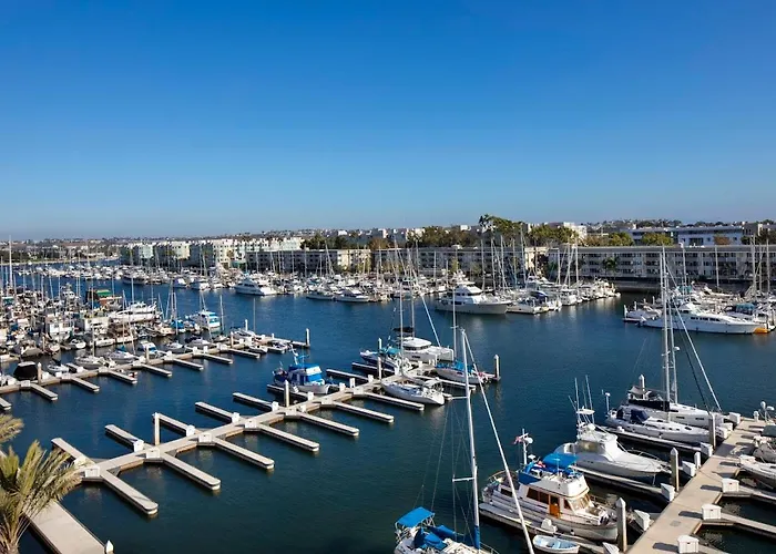 Stunning 2Bedrooms In Marina With Pool & Gym