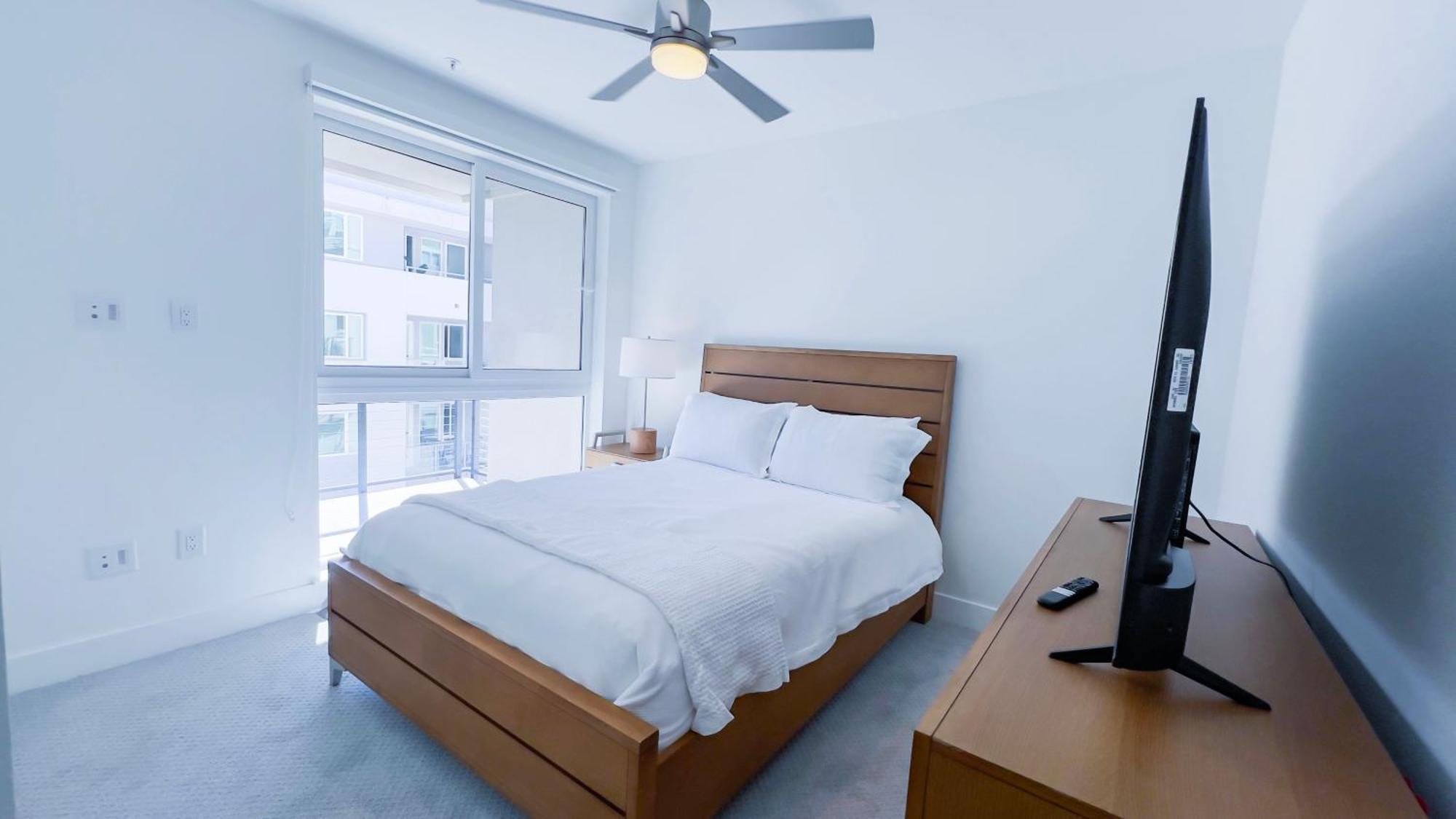 Capsule hotel Stunning 2bedrooms In Marina With Pool & Gym