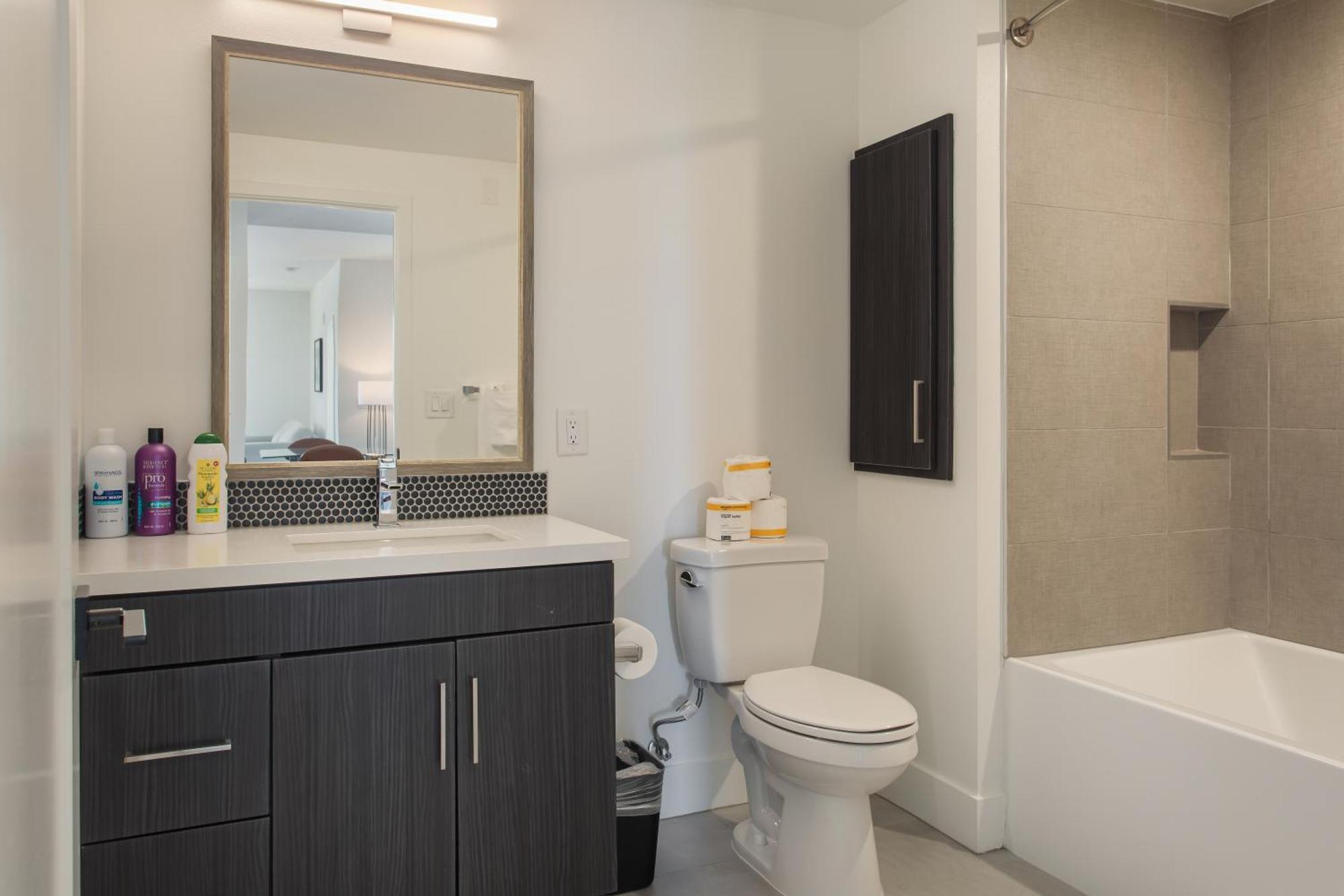 Capsule hotel Stunning 2bedrooms In Marina With Pool & Gym Los Angeles