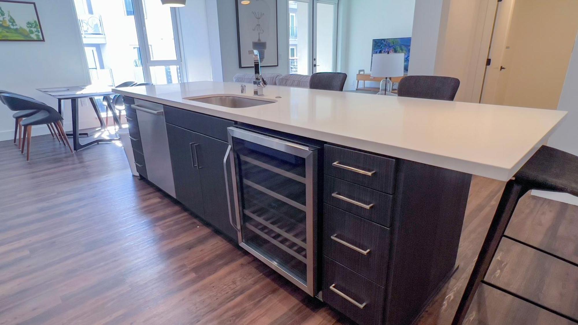 Stunning 2bedrooms In Marina With Pool & Gym *