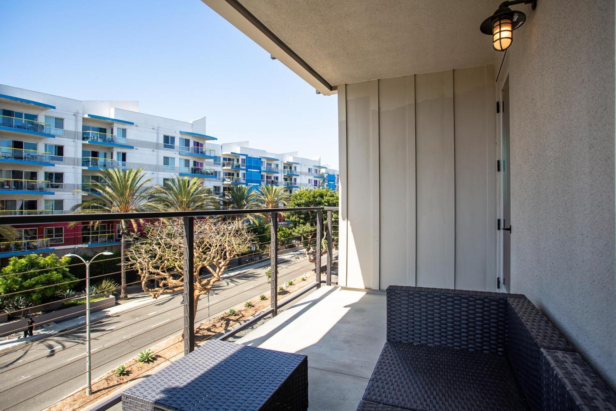 Stunning 2bedrooms In Marina With Pool & Gym Capsule hotel *